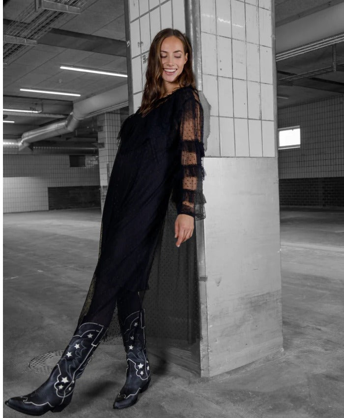 Dress in black shop colour