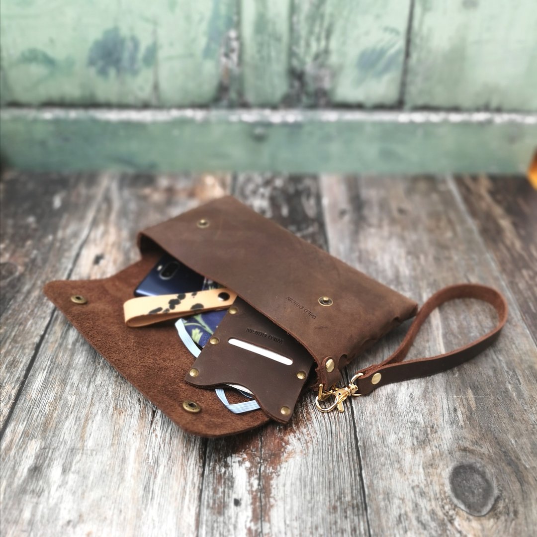 Wild Origin Leather Wristlet Bag-BROWN